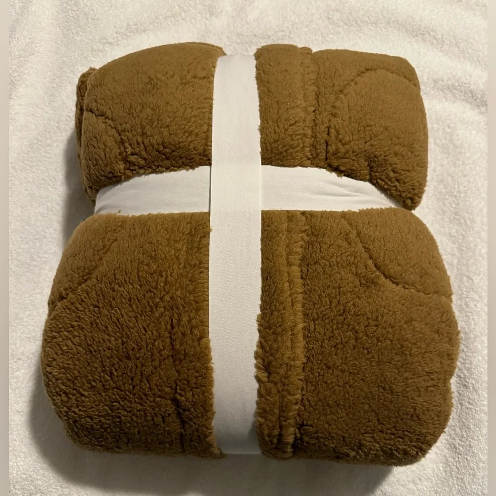#610 - Pottery Barn Unisex Gingerbread Cozy Plush Teddy Bear Holiday Robe - Picture 7 of 15